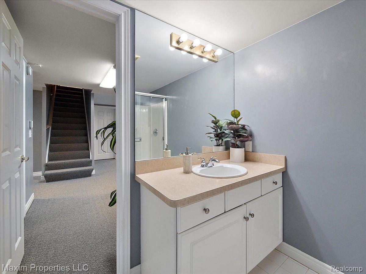 2606 WHITNEY Place