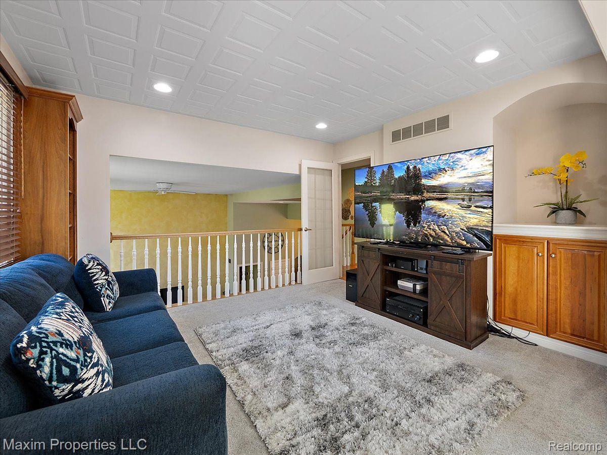 2606 WHITNEY Place