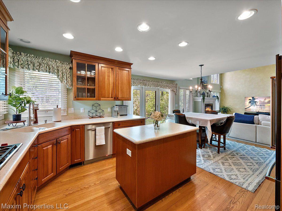 2606 WHITNEY Place
