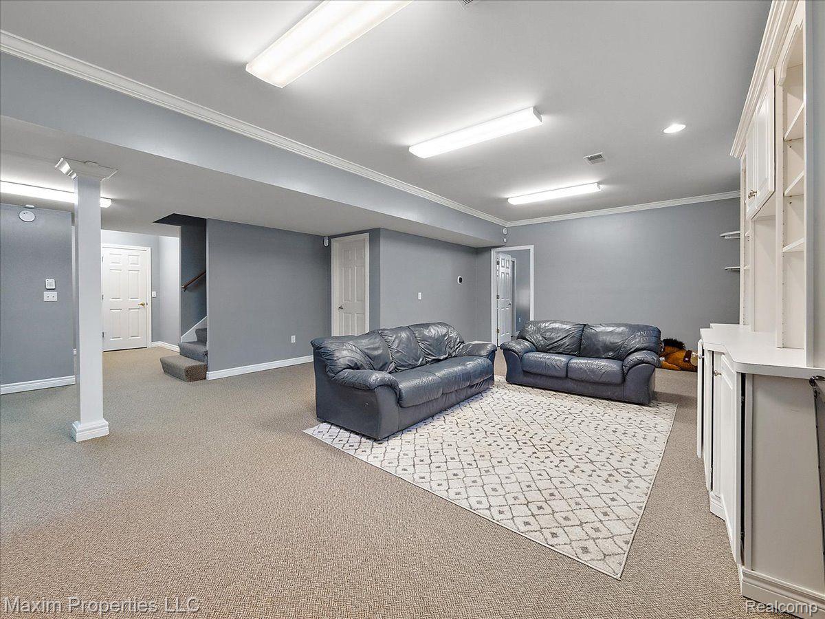 2606 WHITNEY Place