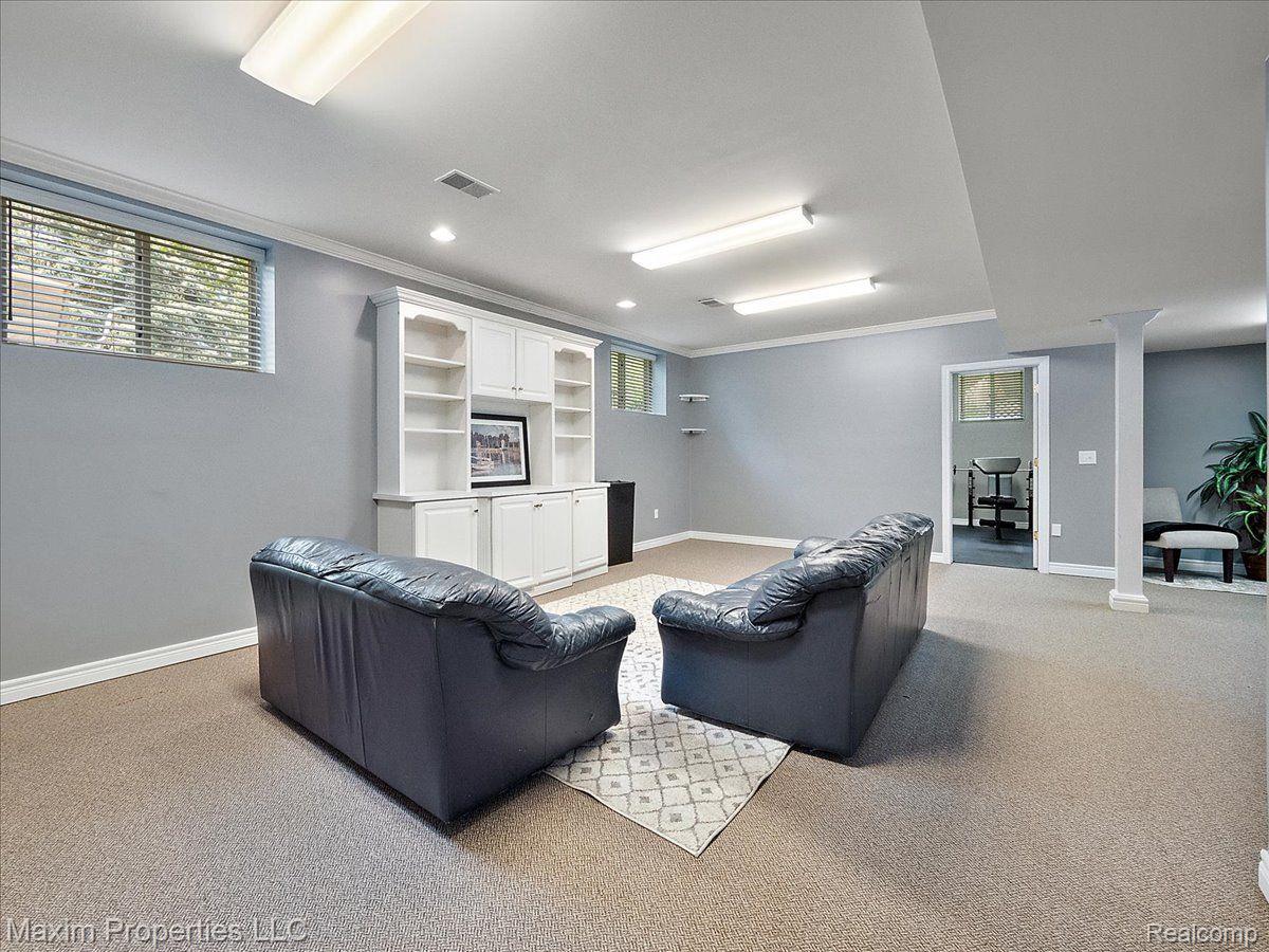 2606 WHITNEY Place