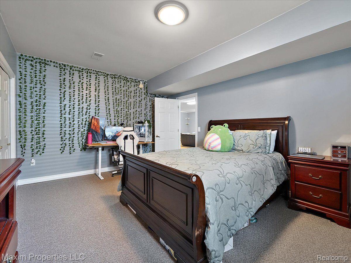 2606 WHITNEY Place
