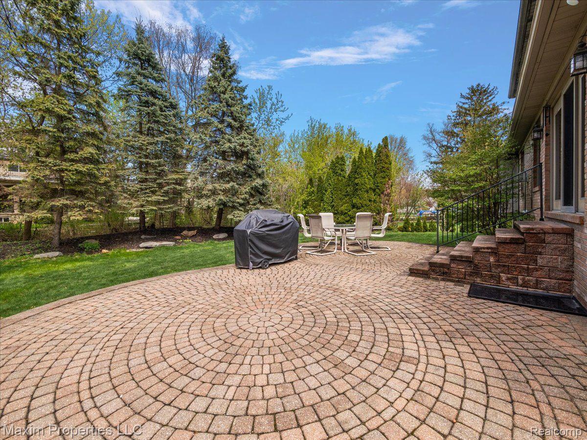 2606 WHITNEY Place