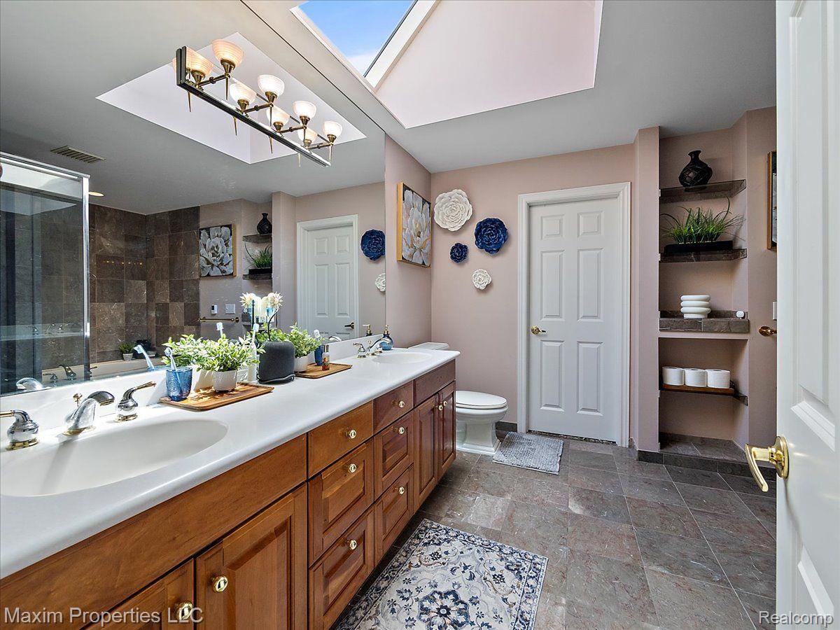 2606 WHITNEY Place