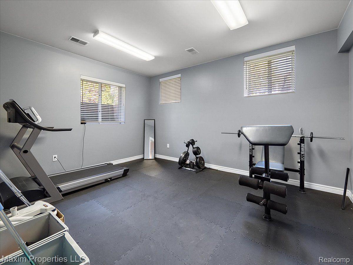 2606 WHITNEY Place