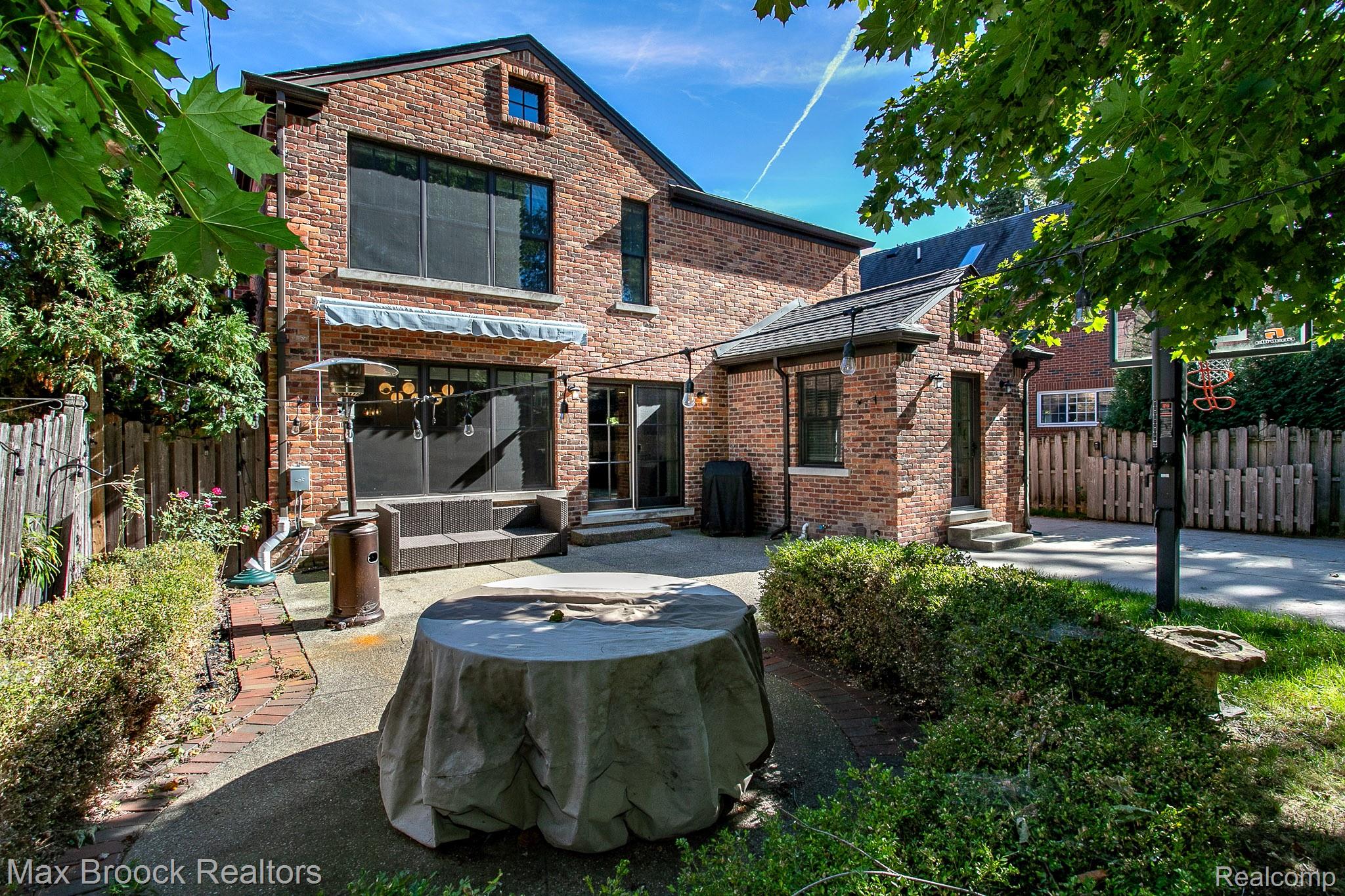 26387 Dundee Road