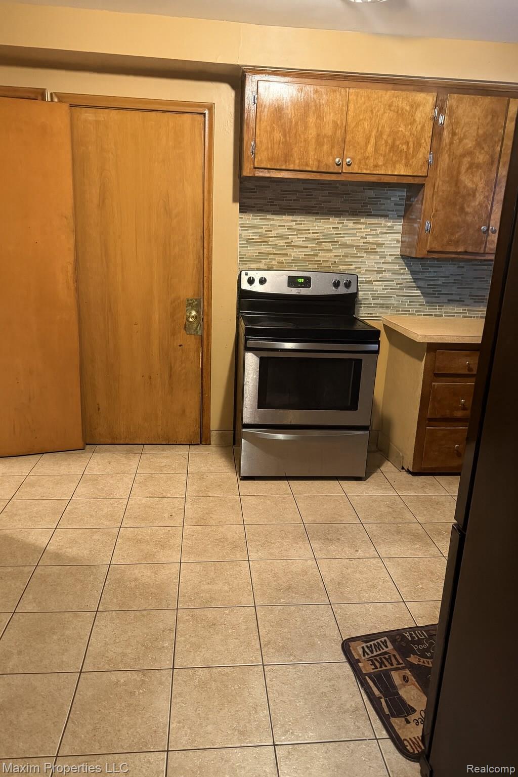 6240 W Outer Drive