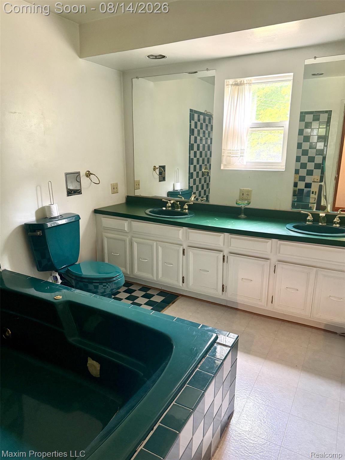 2595 Evergreen Lane