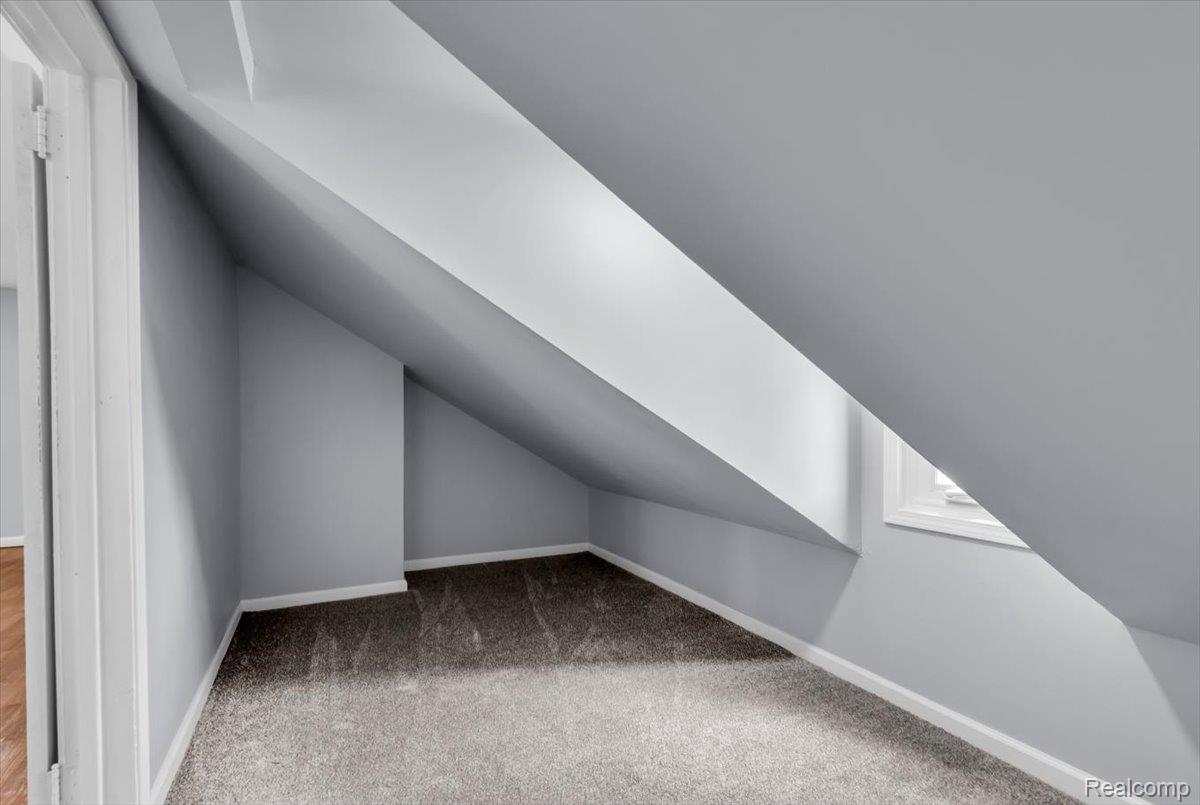 16911 Mendota Street