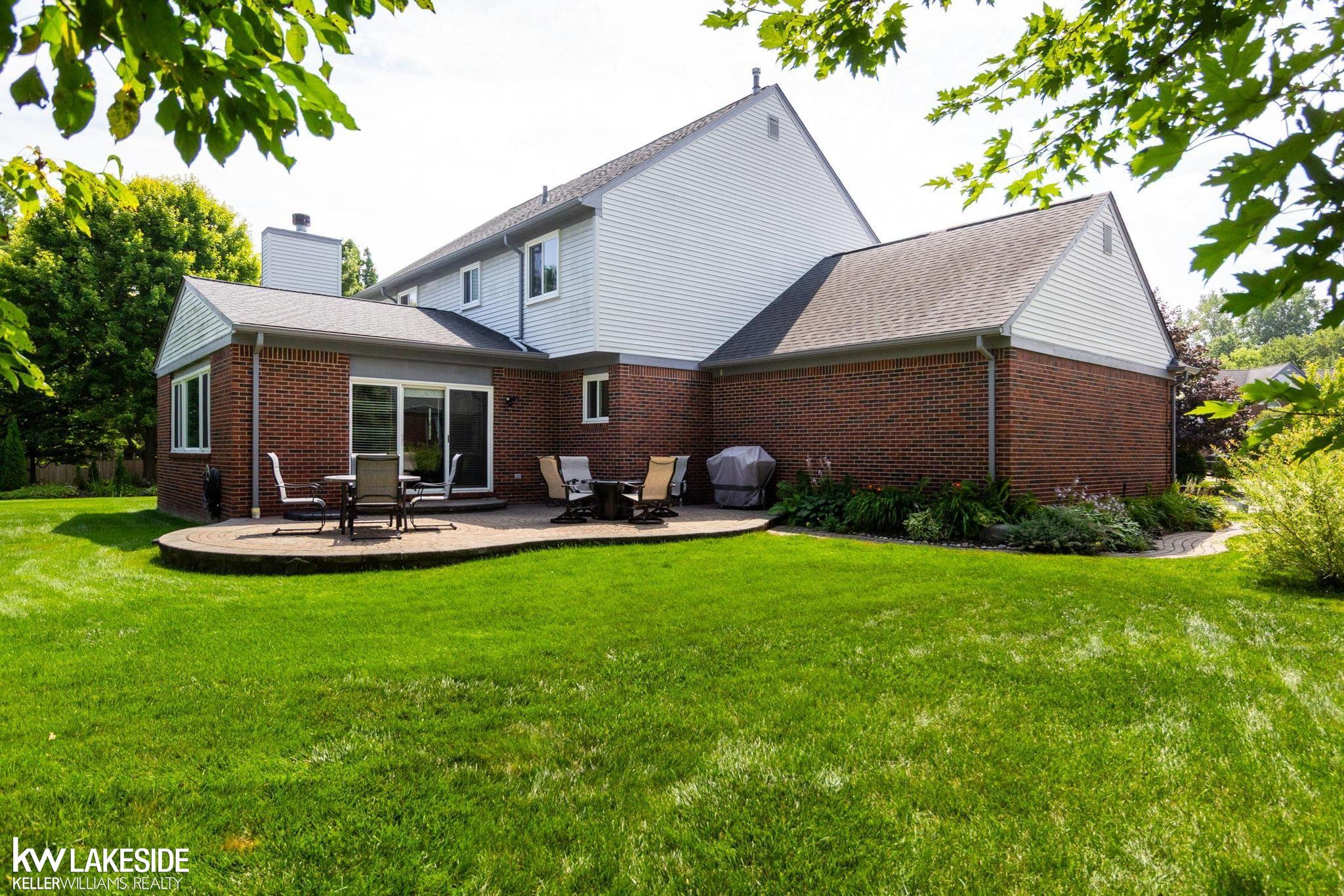 2925 Manorwood Road