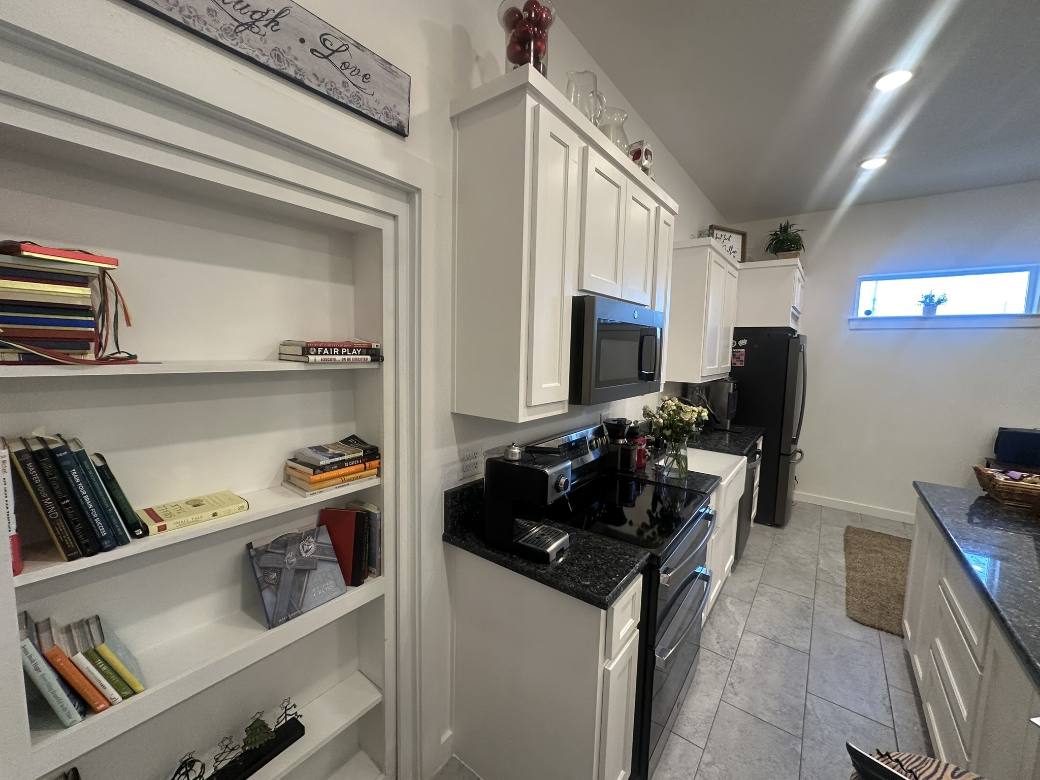 302 E Ovilla Road