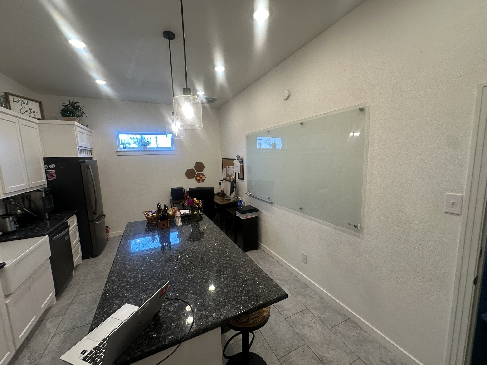 302 E Ovilla Road