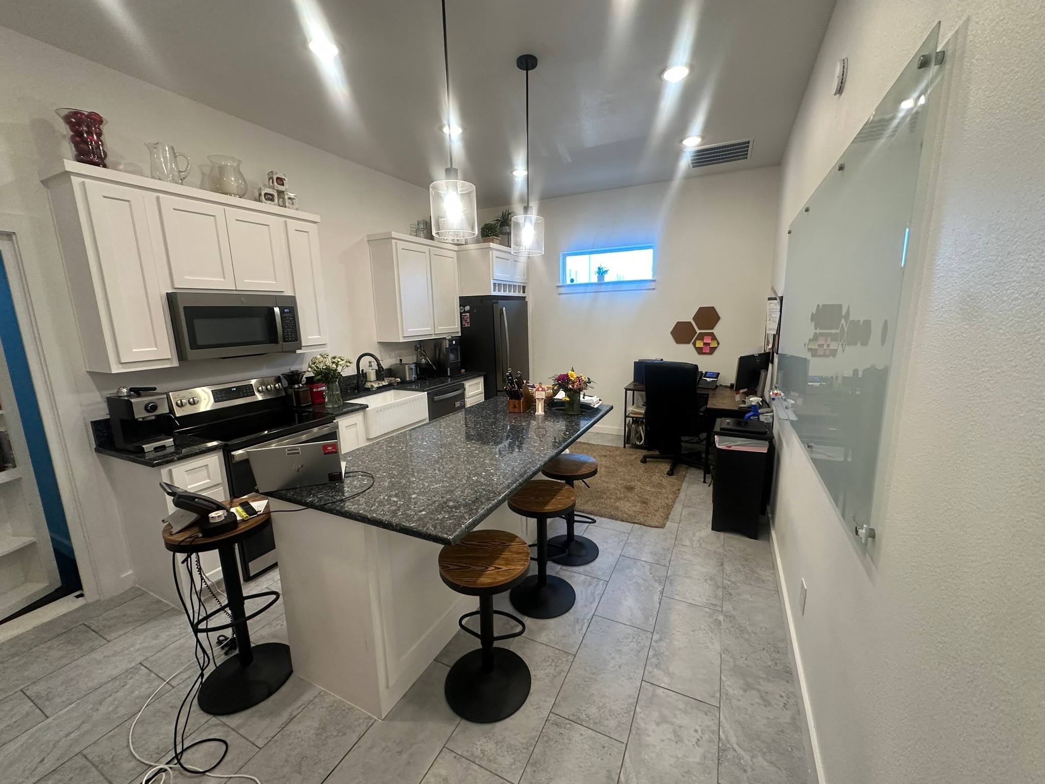 302 E Ovilla Road