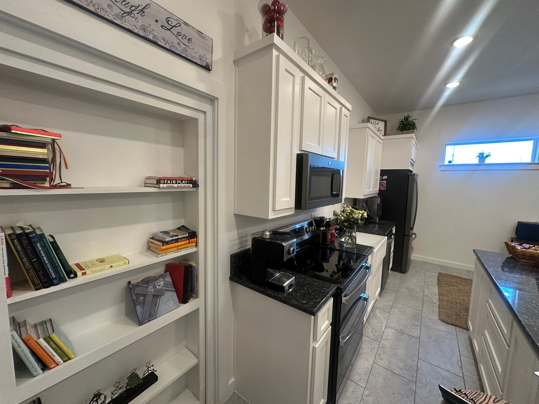 302 E Ovilla Road