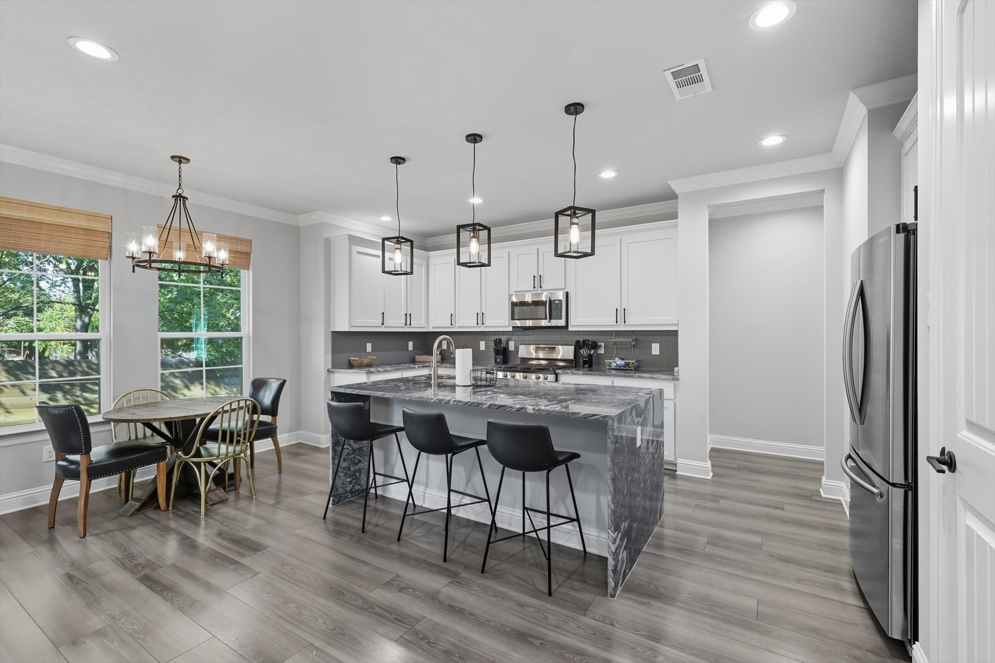 407 W Light Street