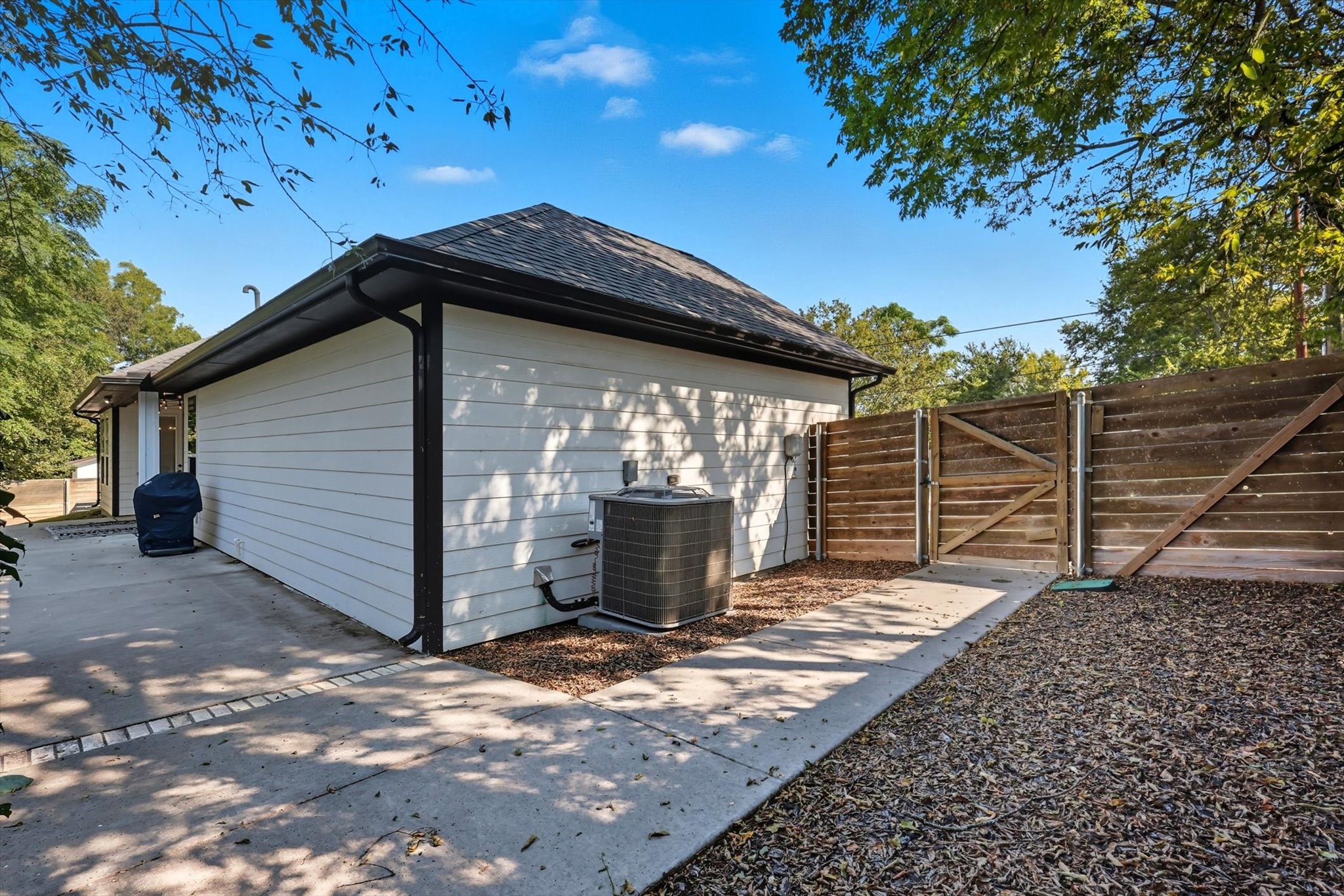 407 W Light Street