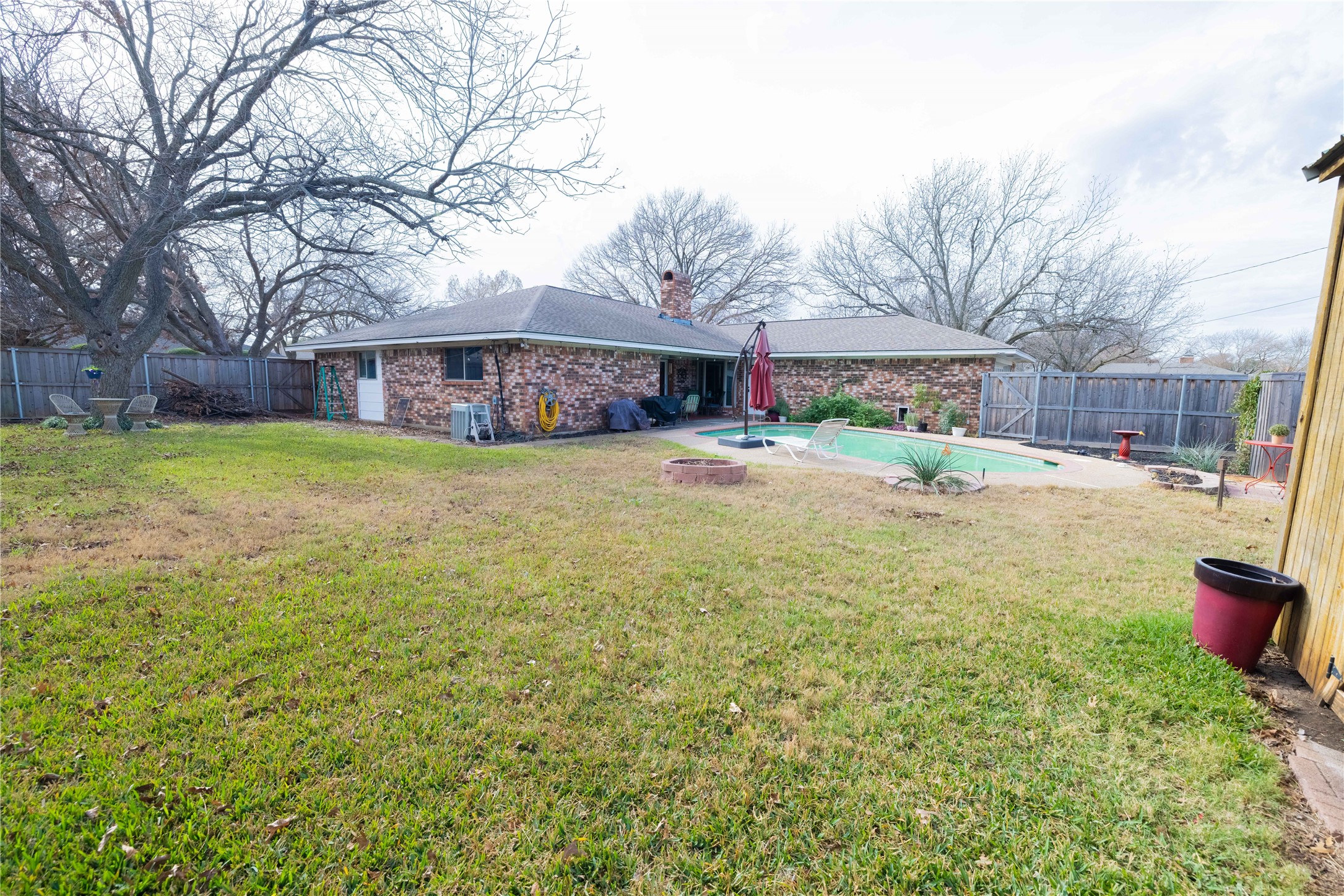 410 Hillcrest Drive
