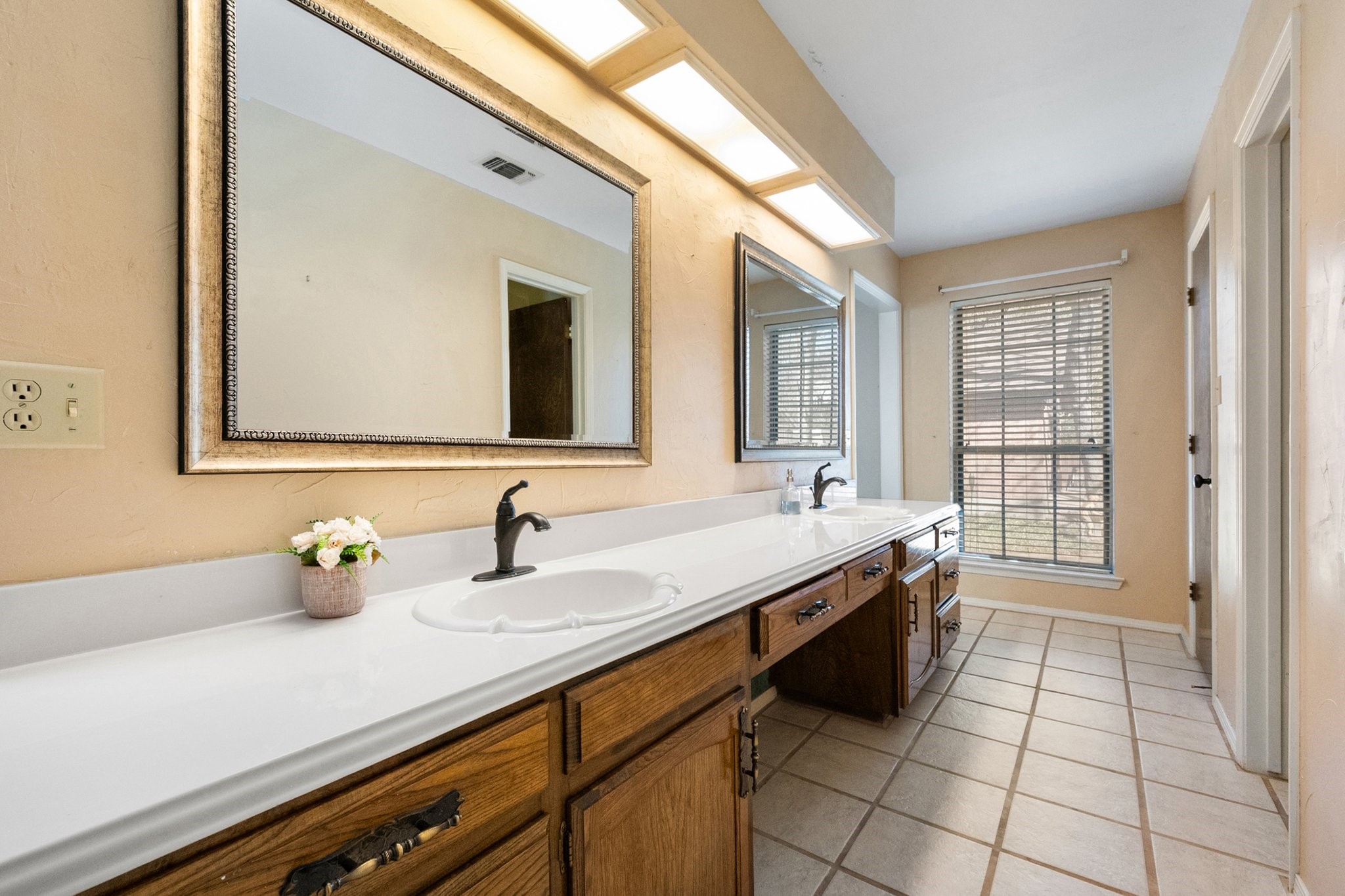 2109 Clearbrook Court