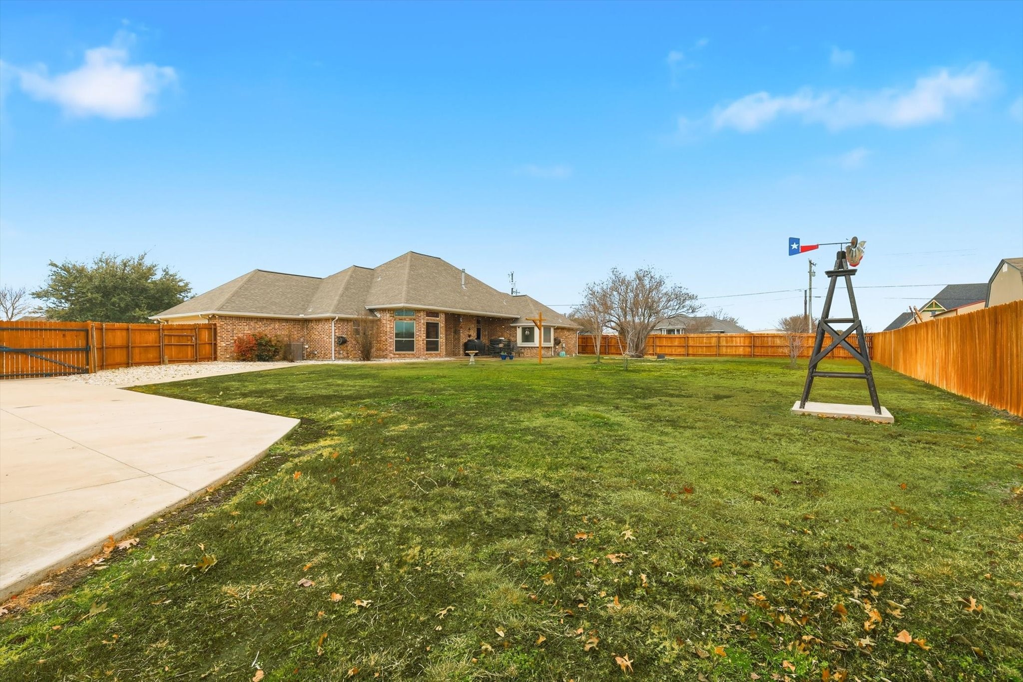 5411 Deerfield Lane