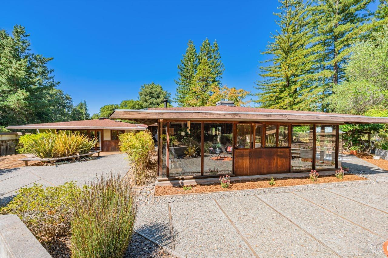 6685 Norcliff Dr
