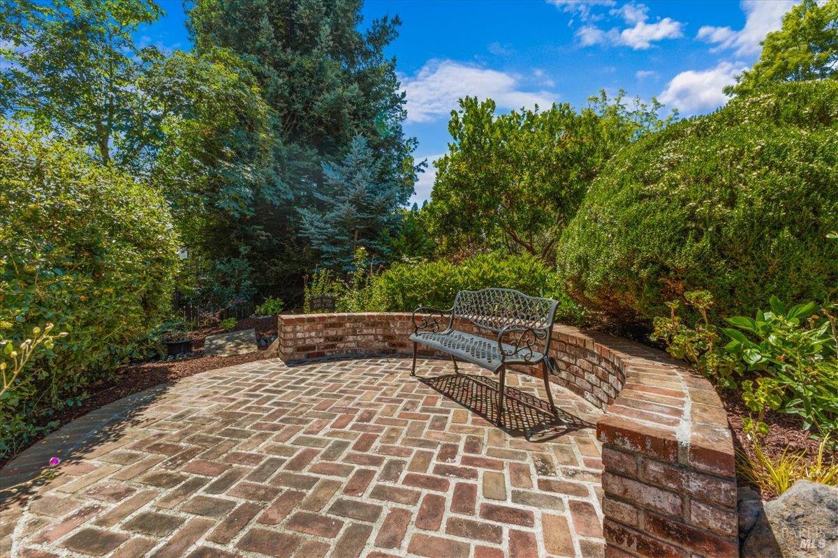 502 Los Alamos Rd