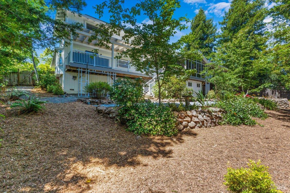 502 Los Alamos Rd