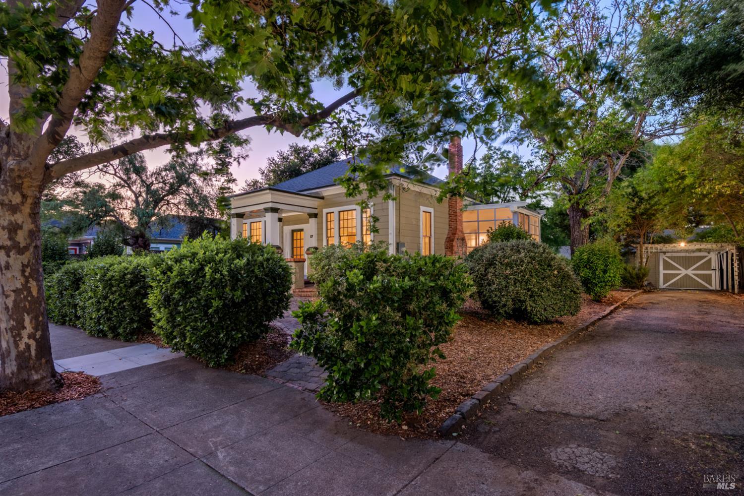 17 10th Street