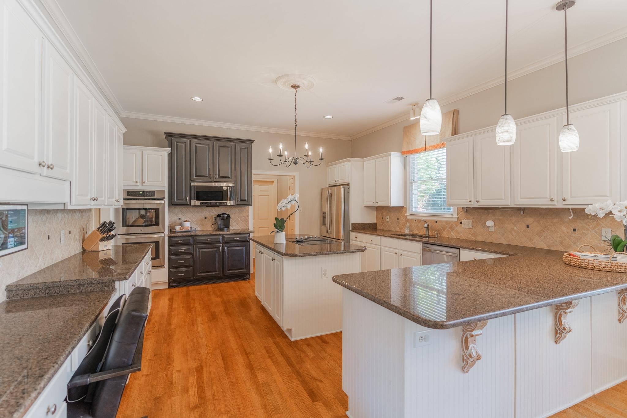 1911 ALMADALE FARMS PKY