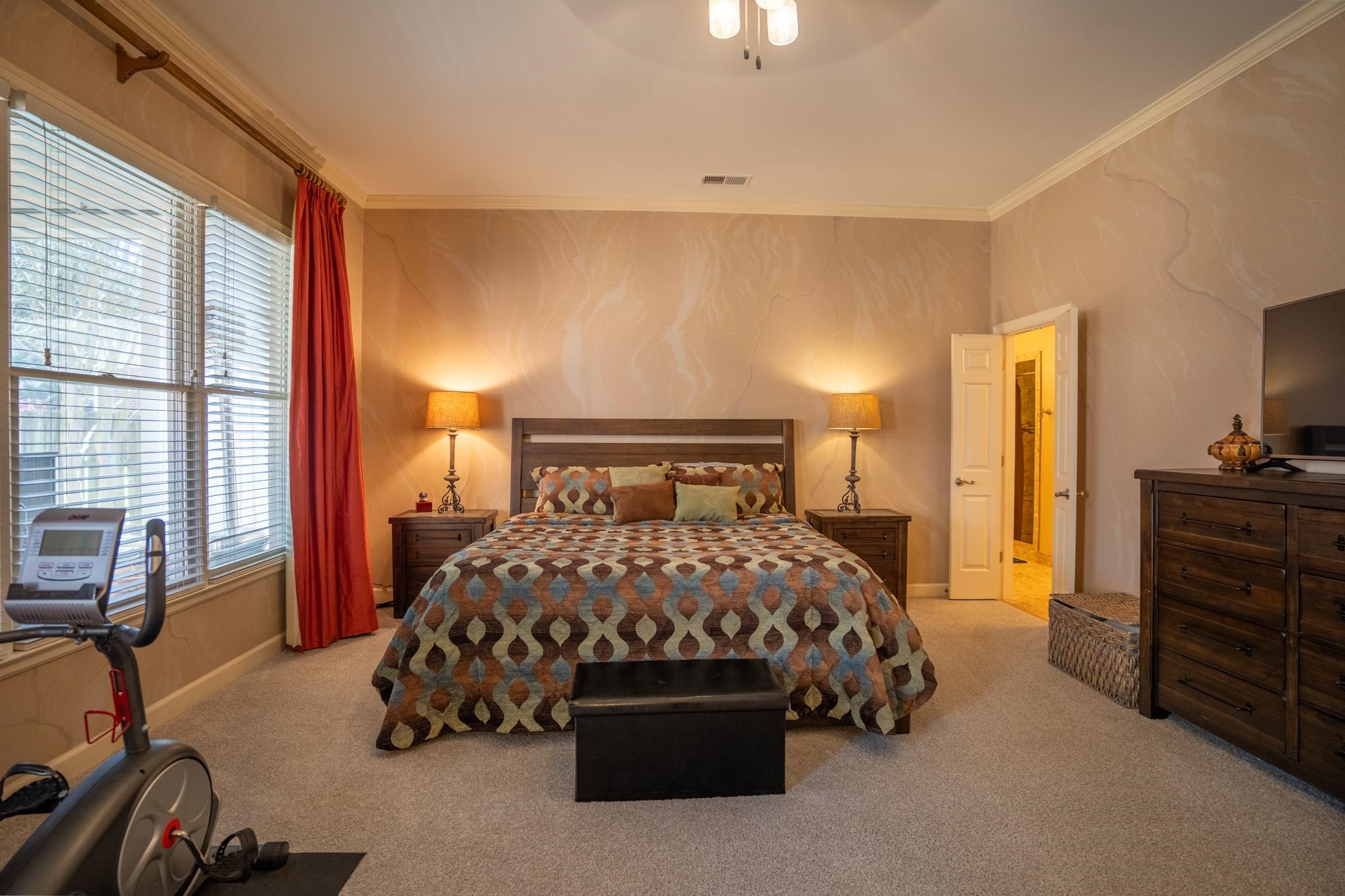 1911 ALMADALE FARMS PKY