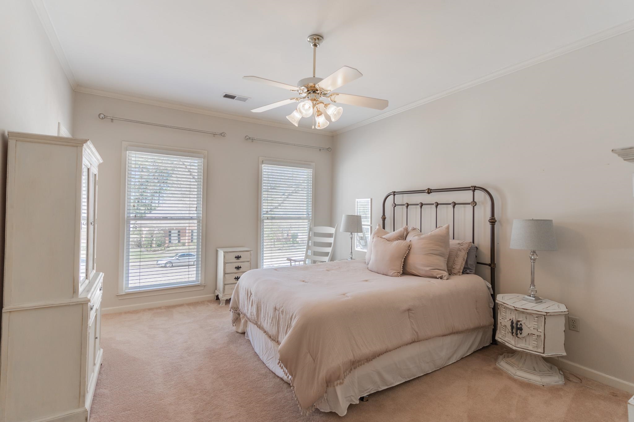 1911 ALMADALE FARMS PKY