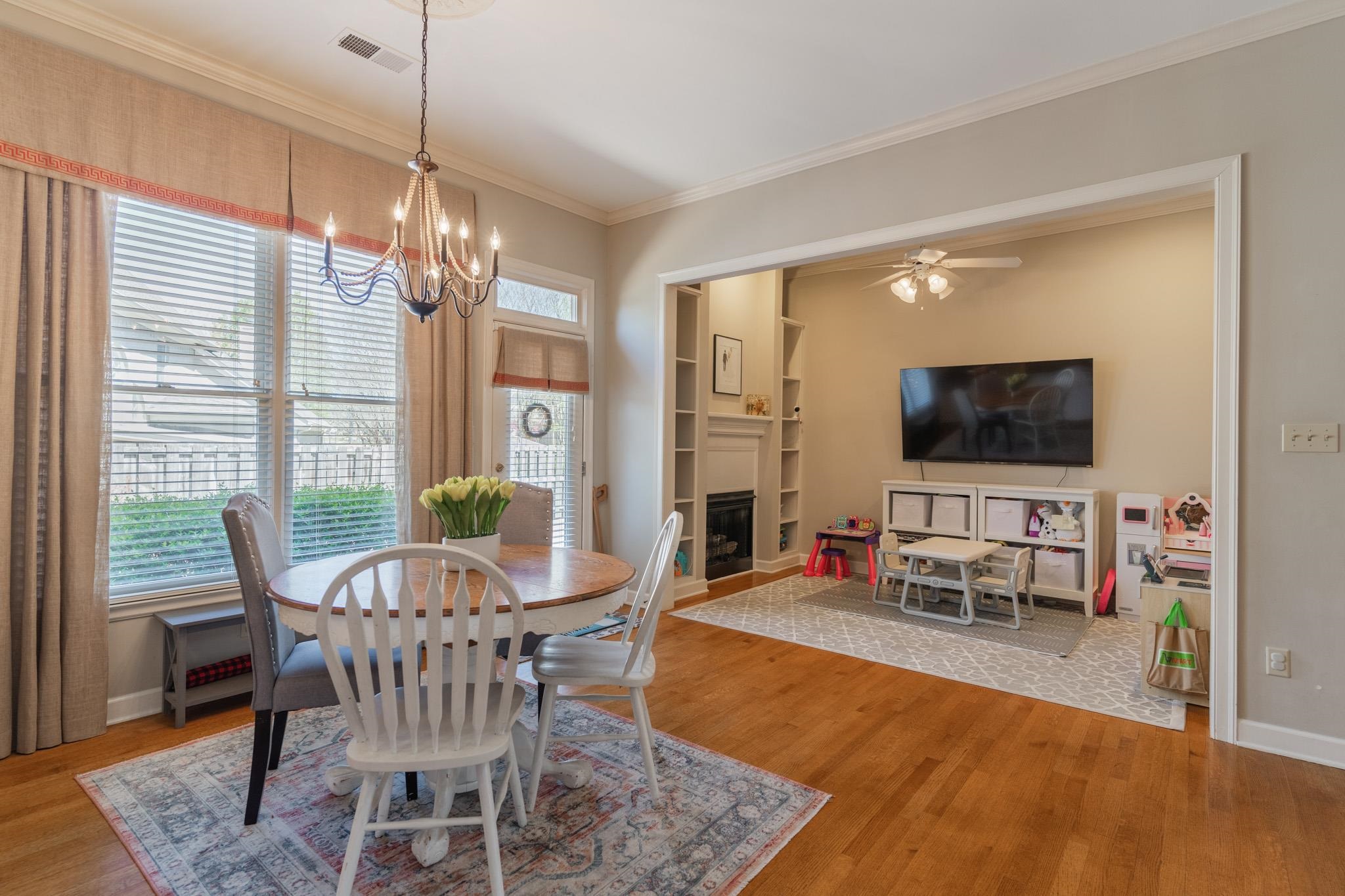 1911 ALMADALE FARMS PKY