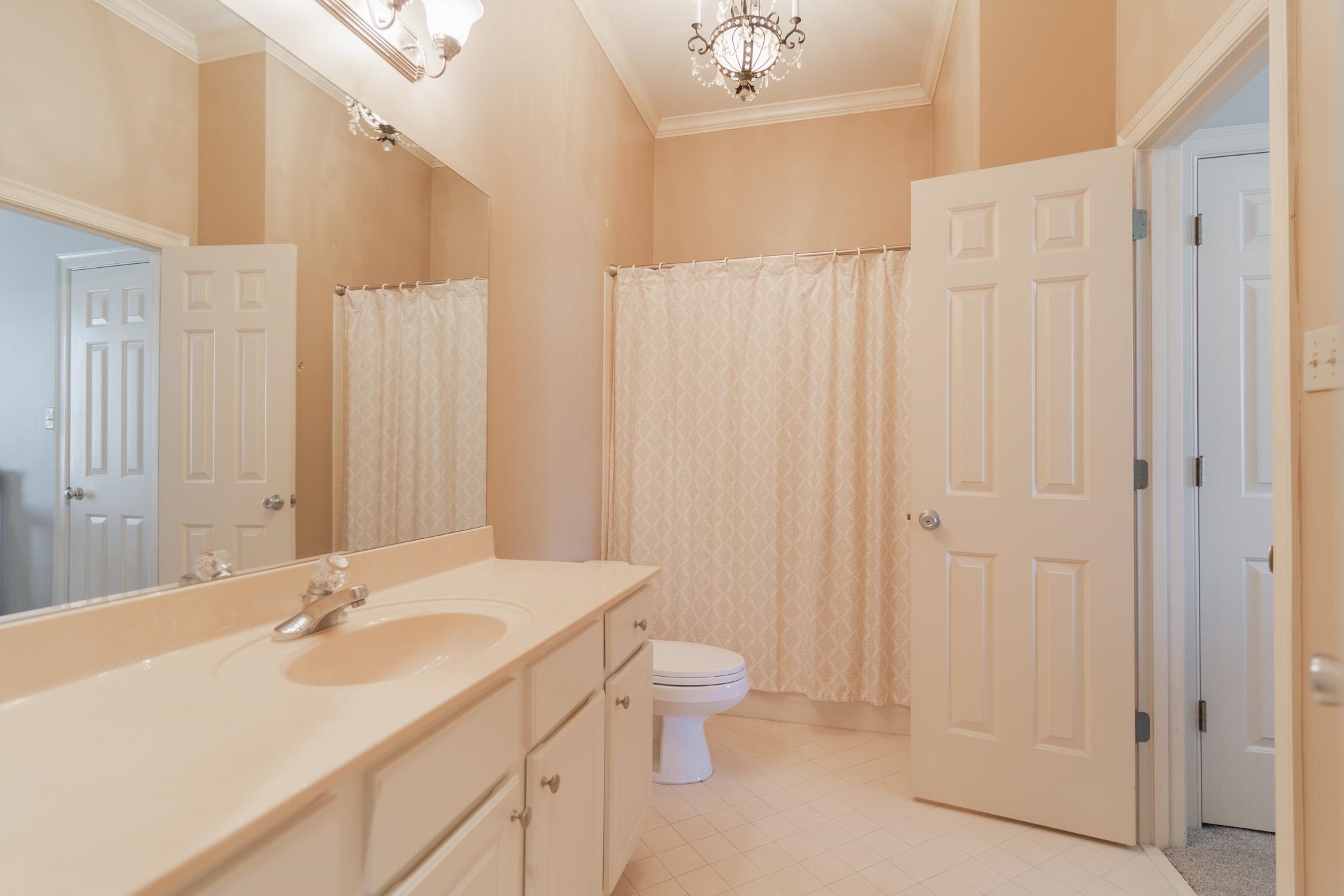 1911 ALMADALE FARMS PKY