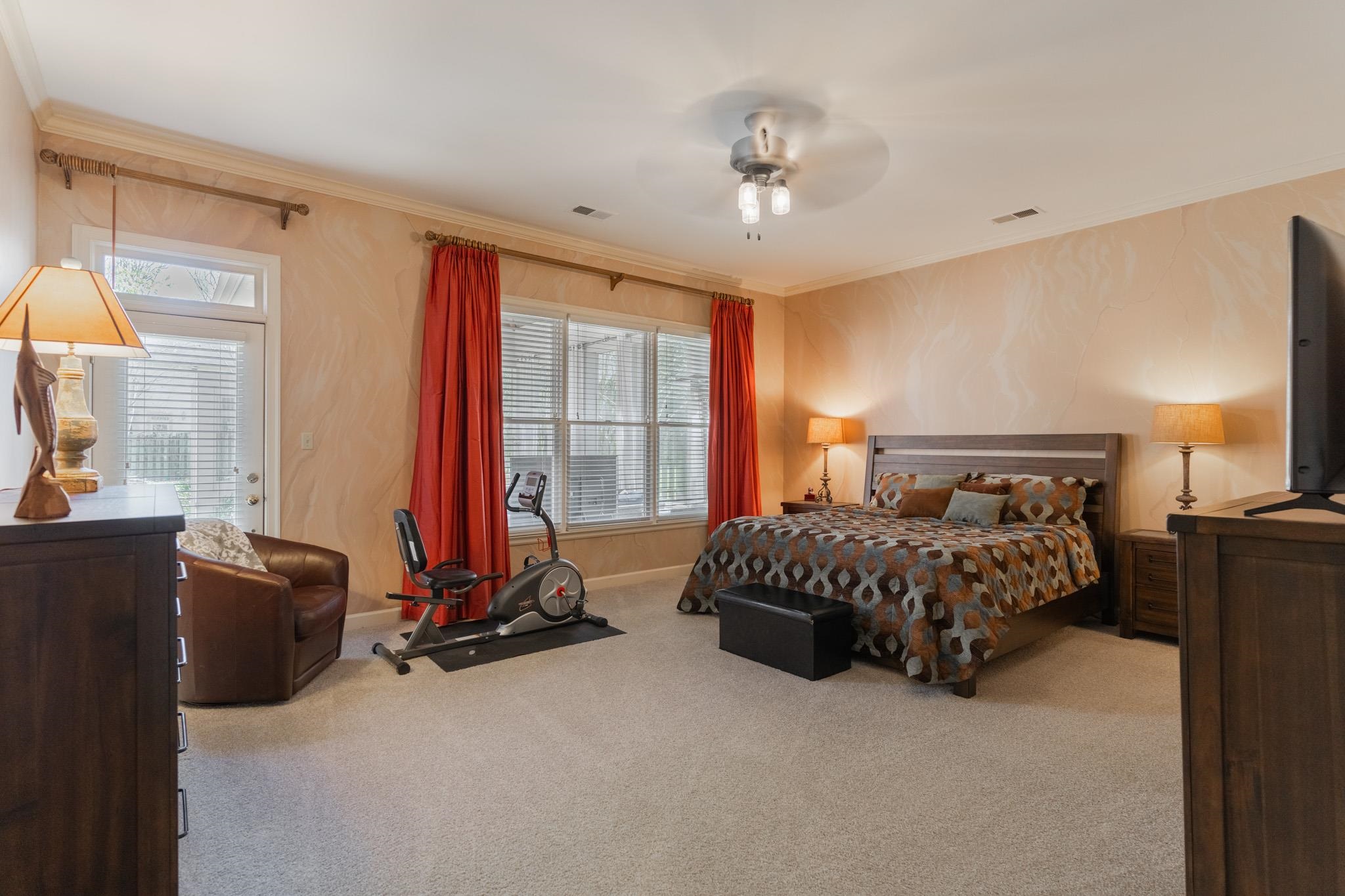 1911 ALMADALE FARMS PKY