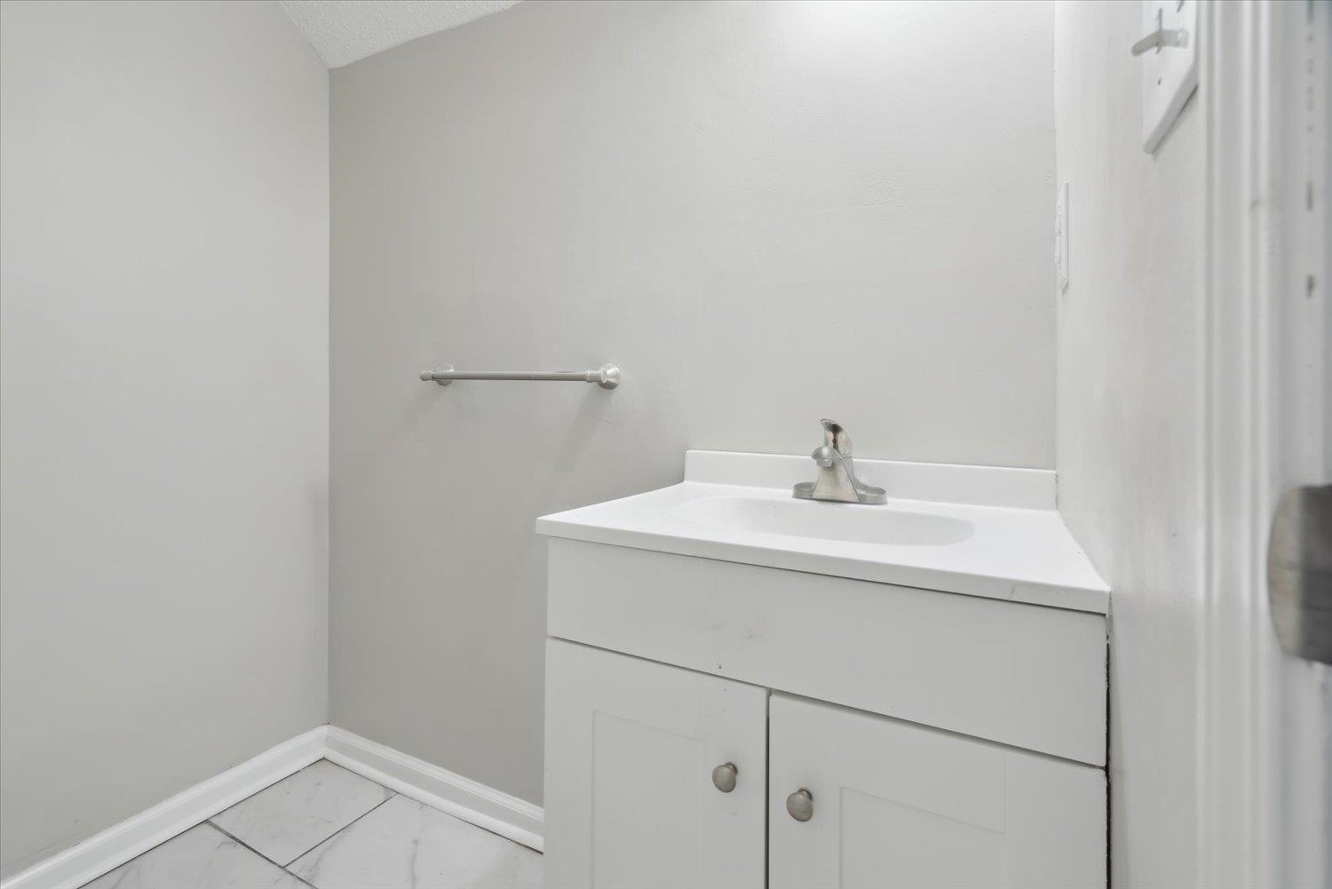 8187 E PINE CV E