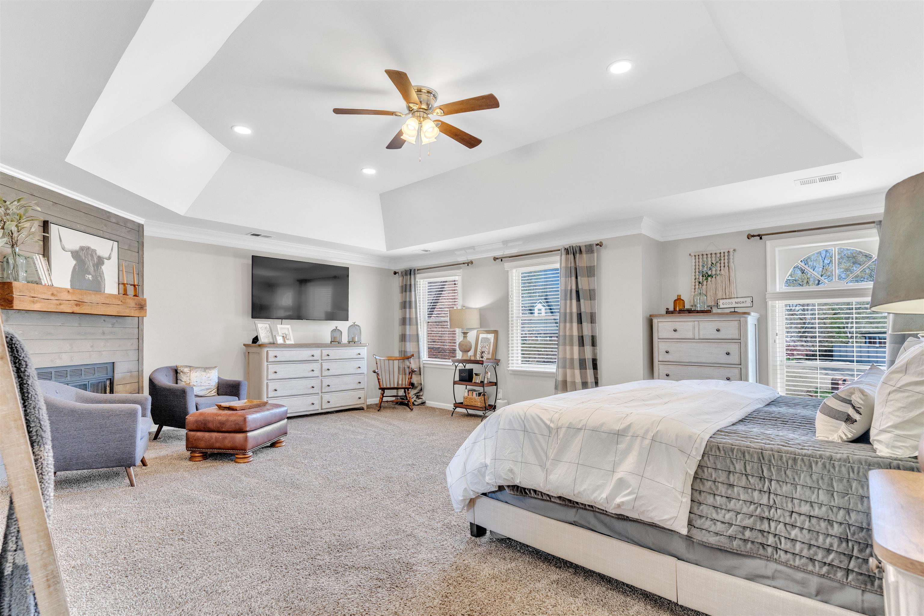 2773 W LEVEE OAKS DR