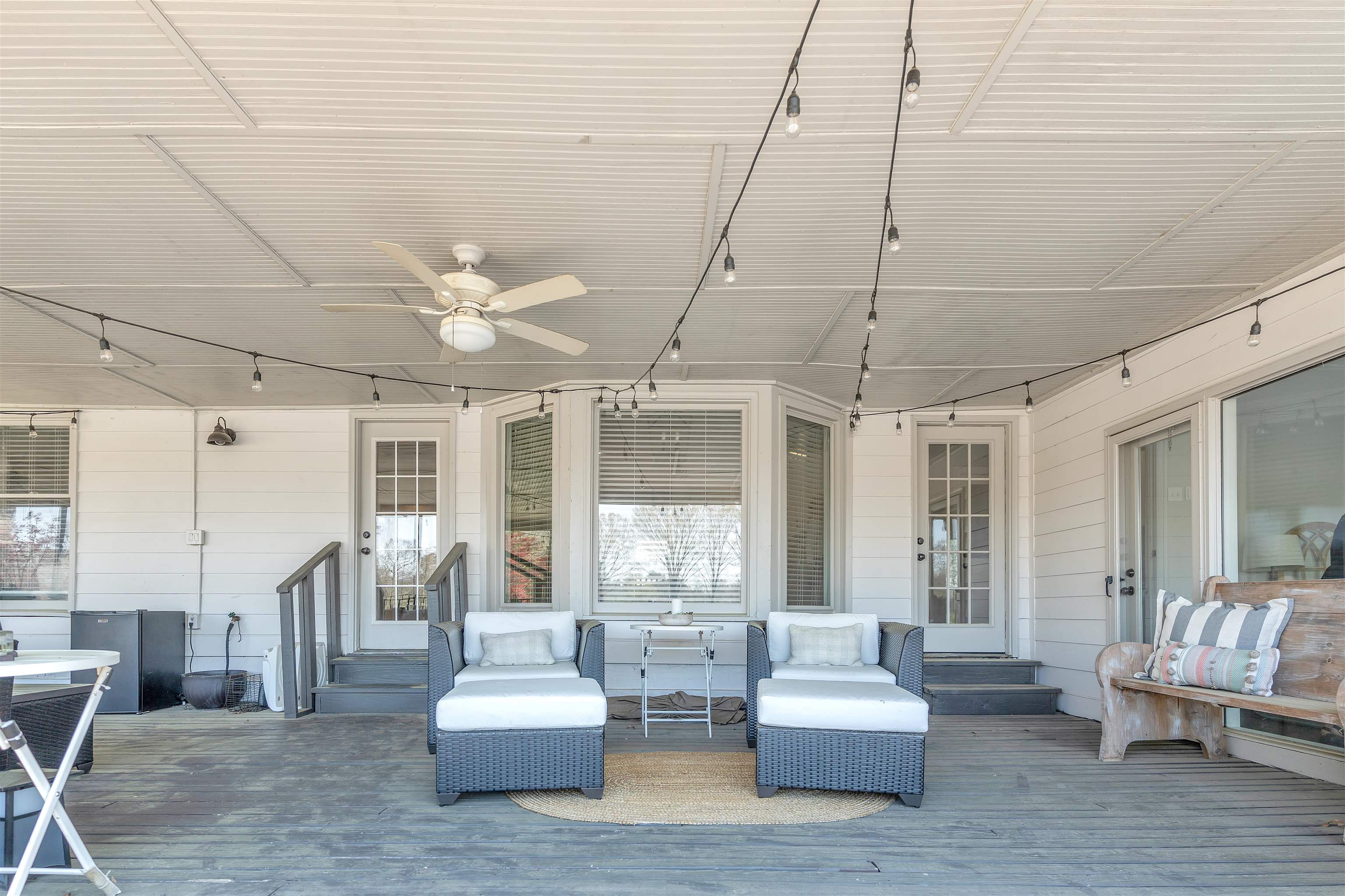 2773 W LEVEE OAKS DR