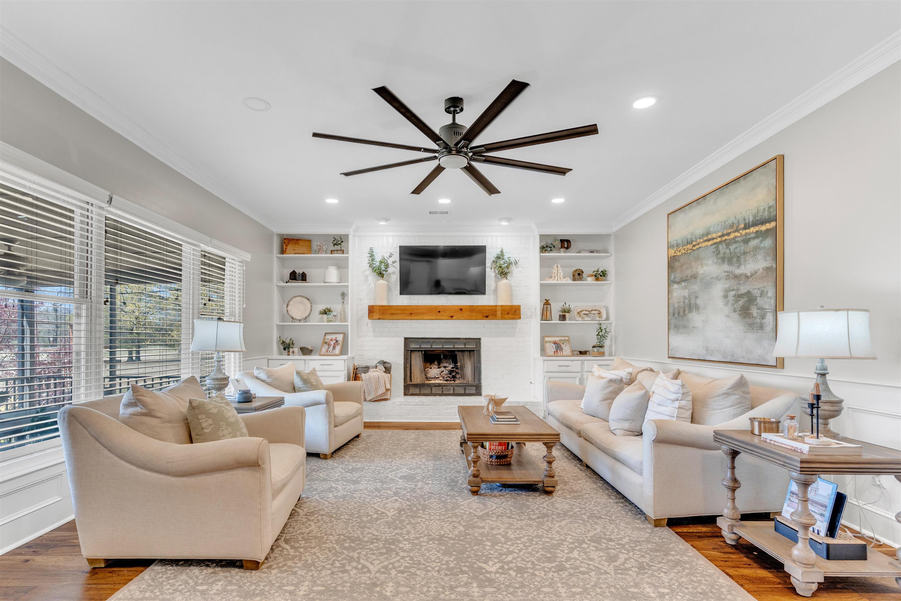 2773 W LEVEE OAKS DR