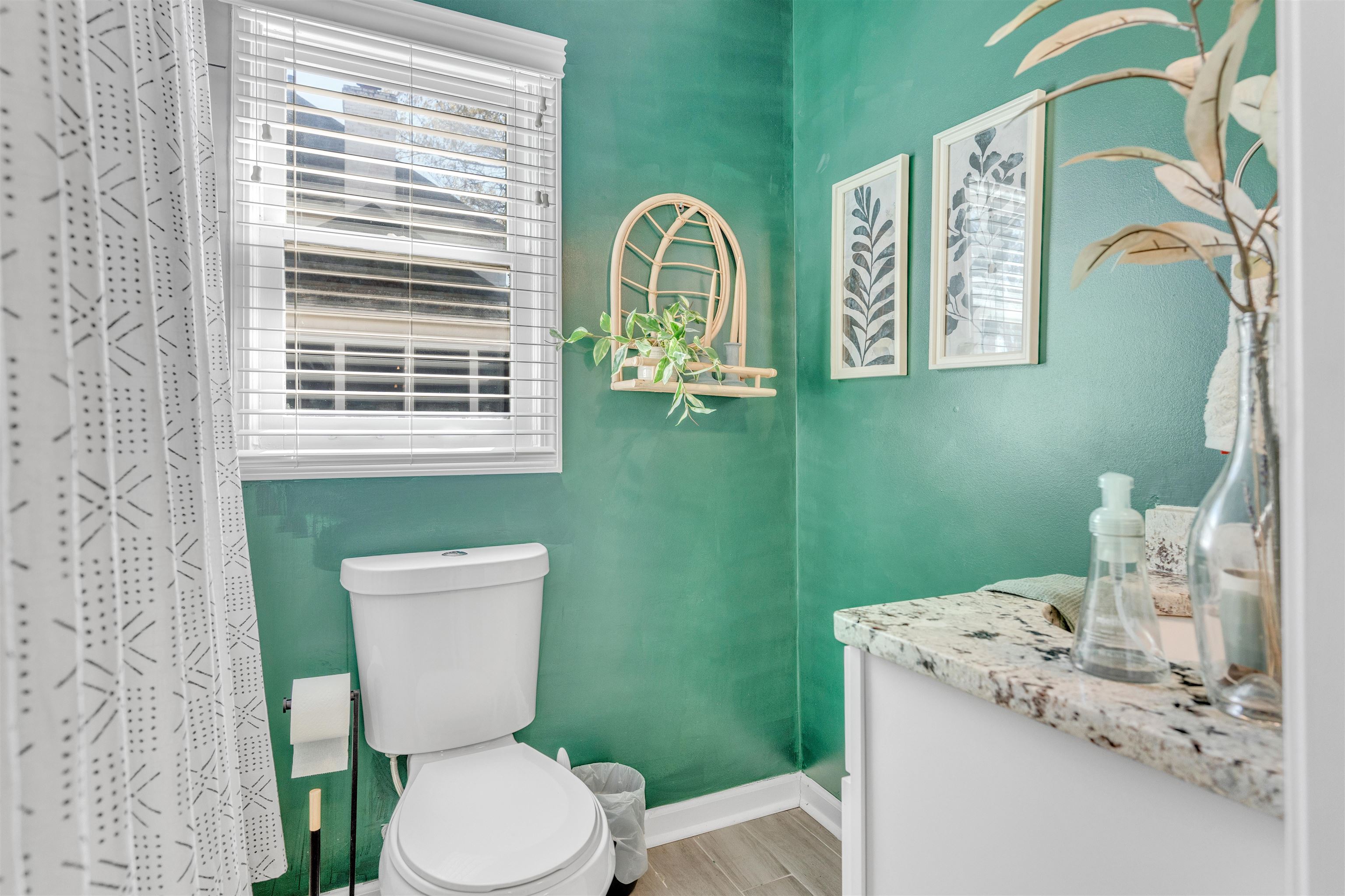 2773 W LEVEE OAKS DR