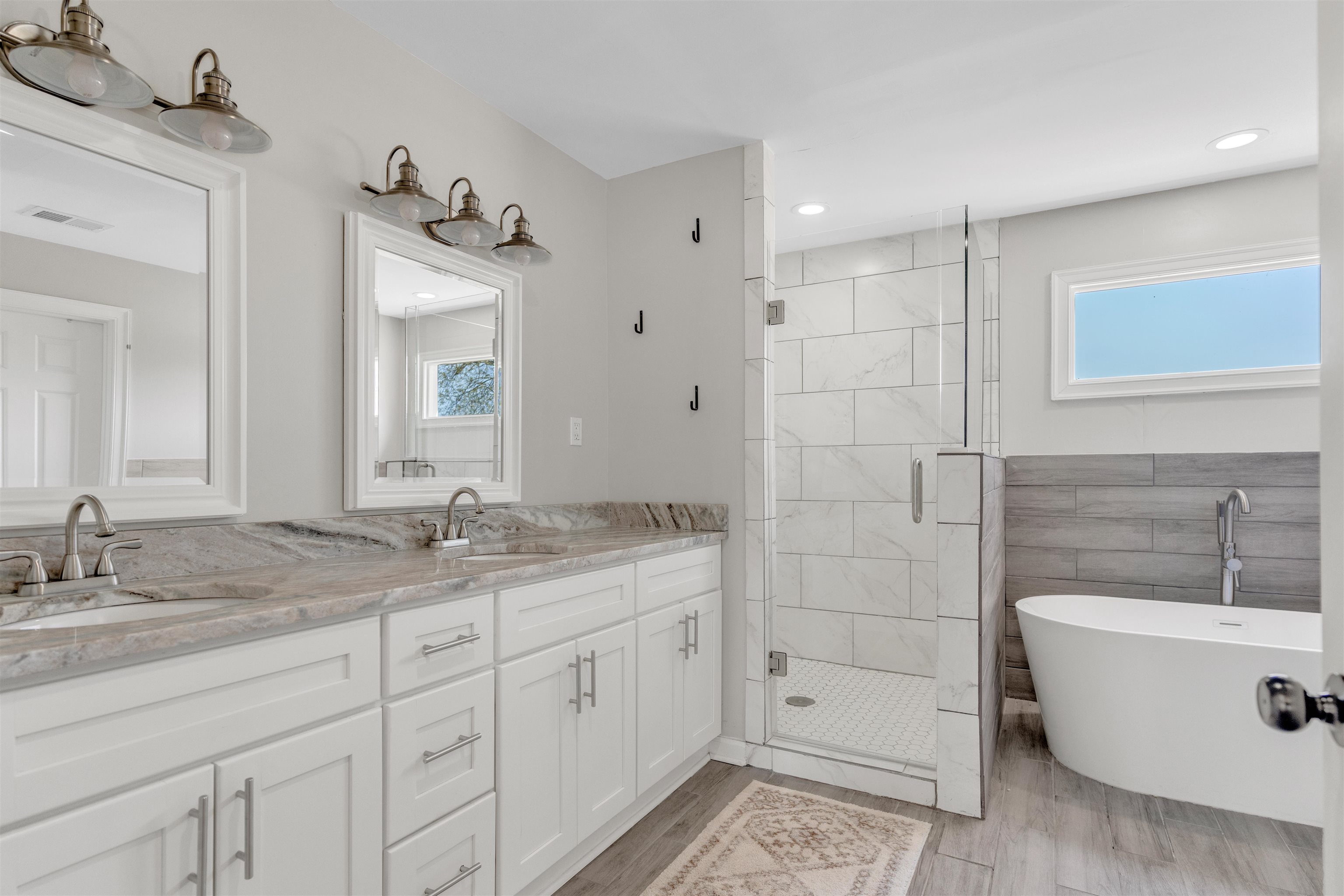 2773 W LEVEE OAKS DR