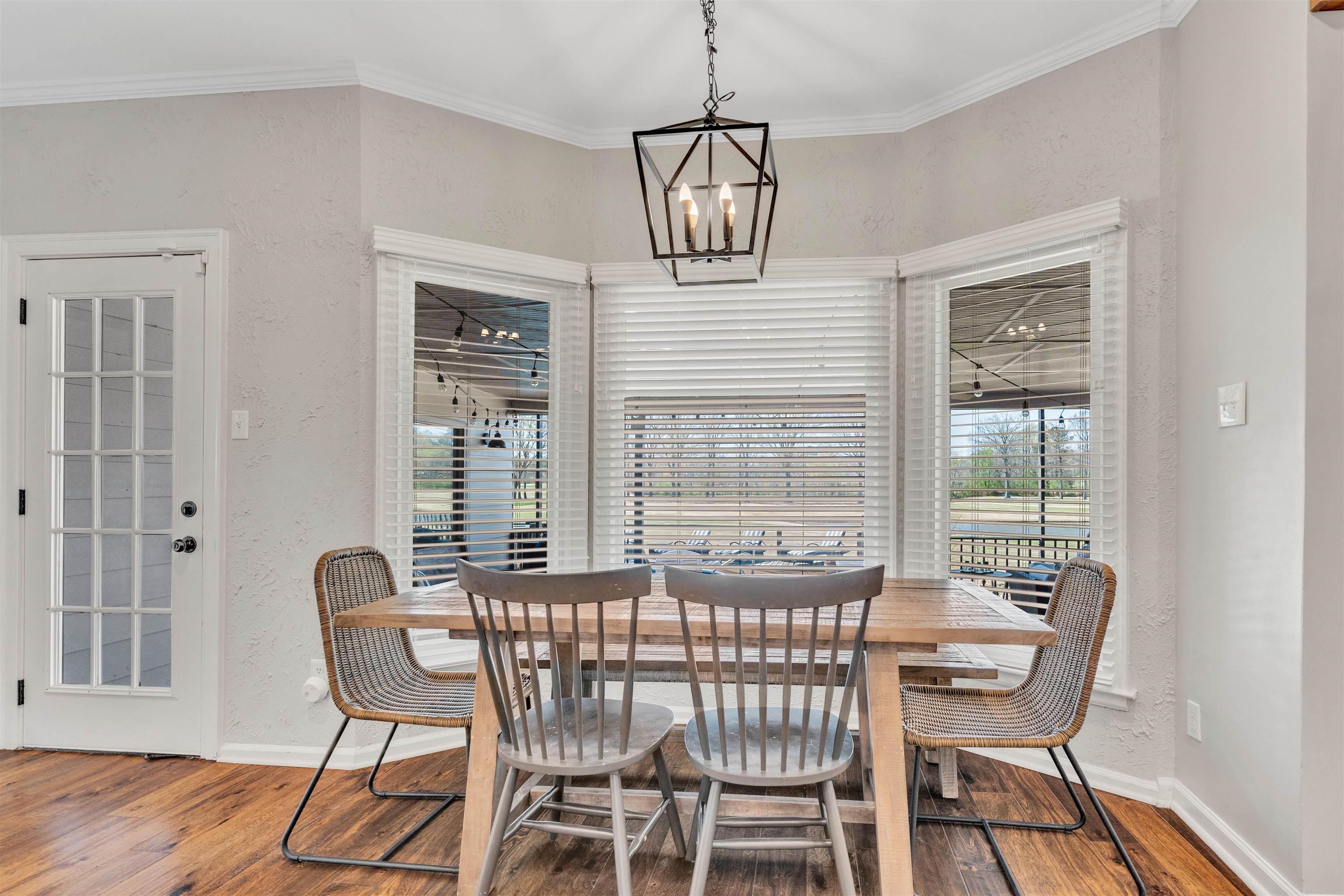 2773 W LEVEE OAKS DR