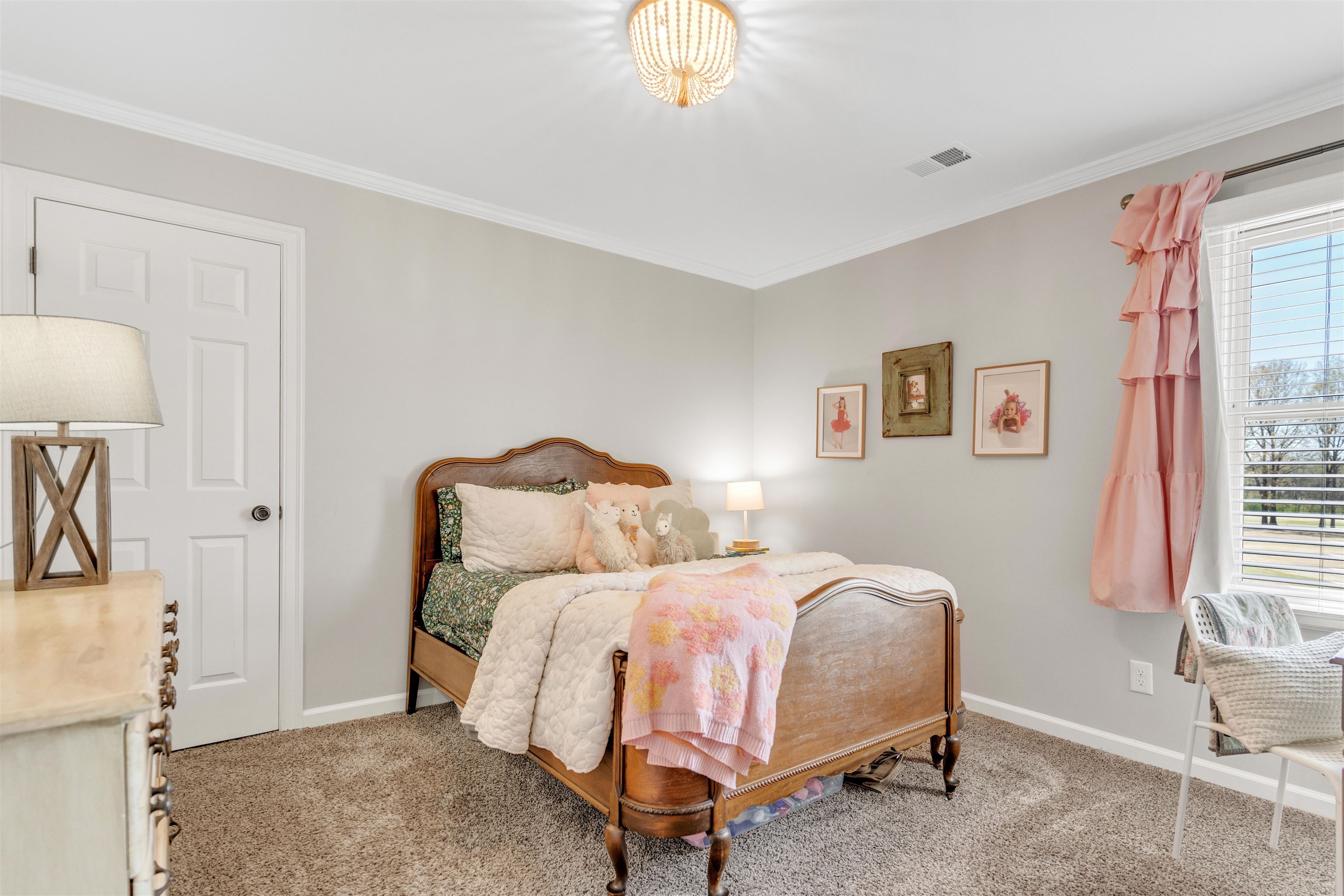 2773 W LEVEE OAKS DR