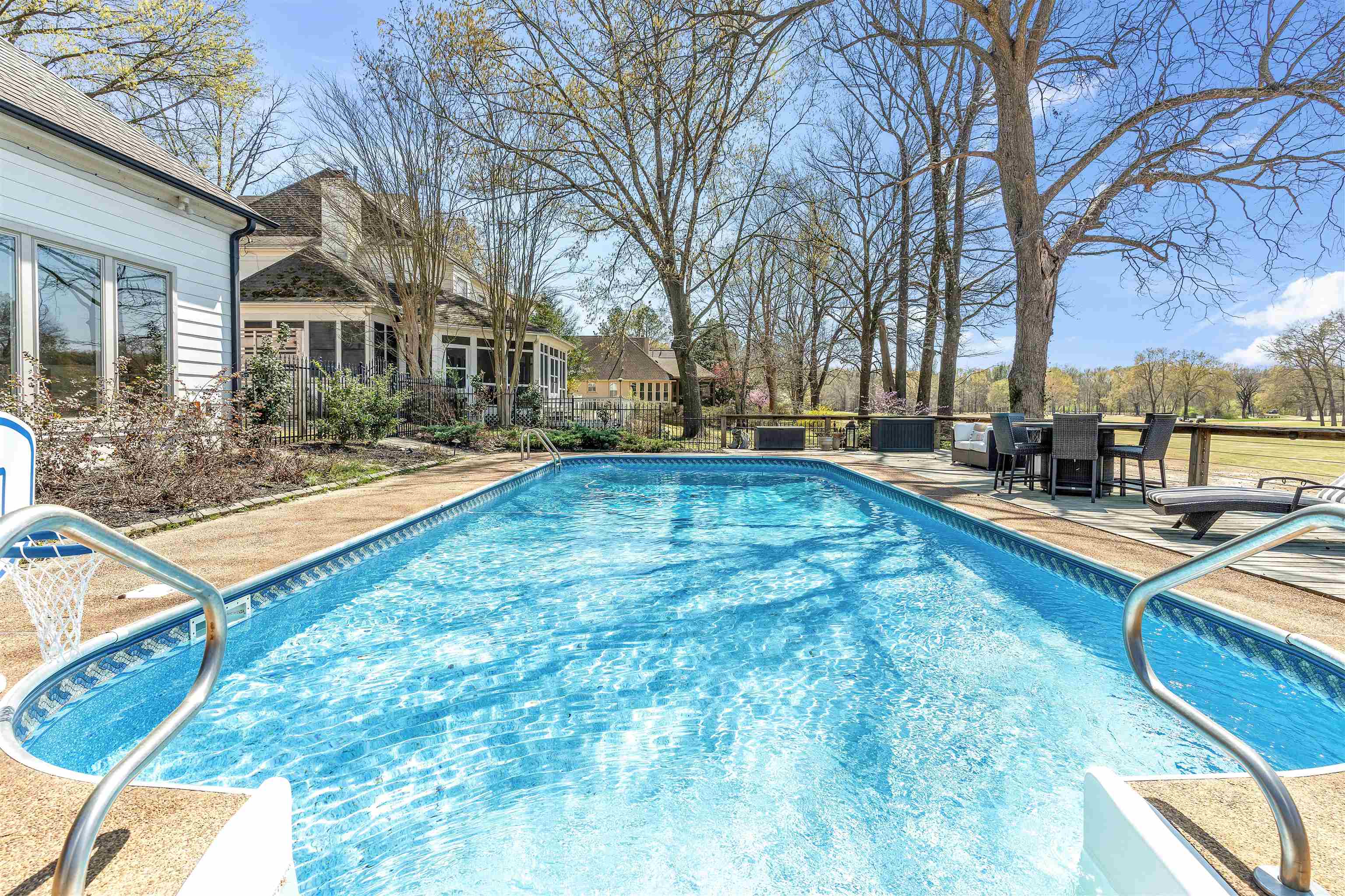 2773 W LEVEE OAKS DR
