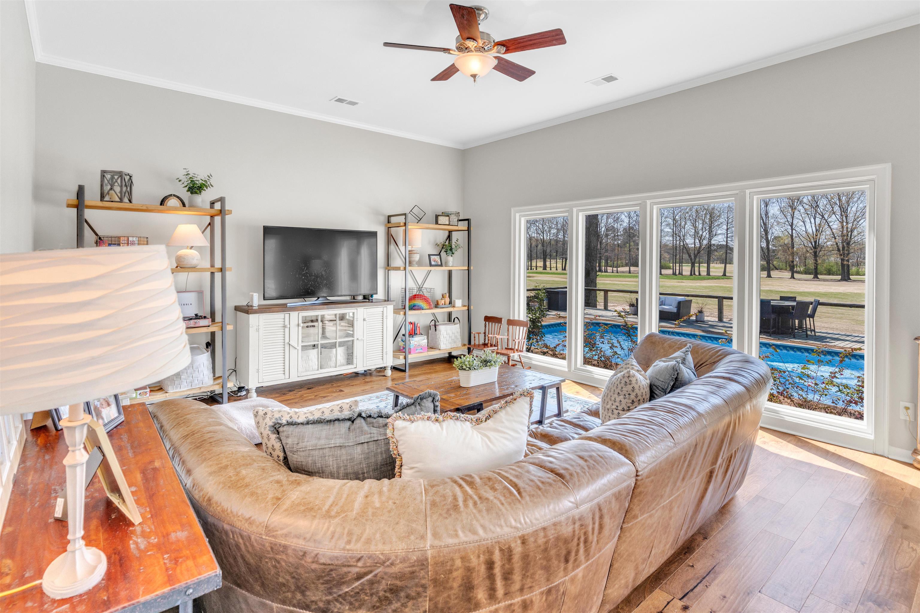 2773 W LEVEE OAKS DR