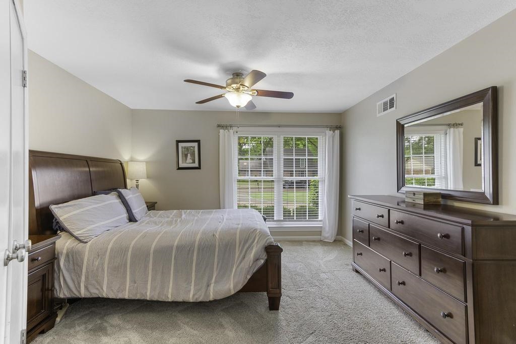 1675 E CHURCHILL DWNS