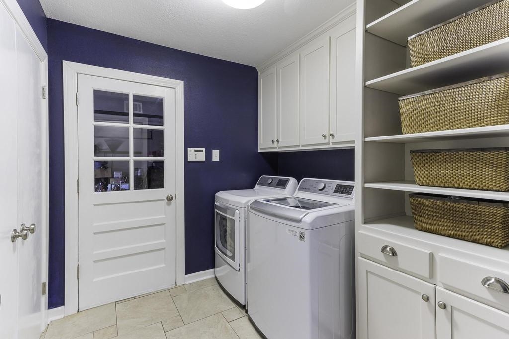 1675 E CHURCHILL DWNS