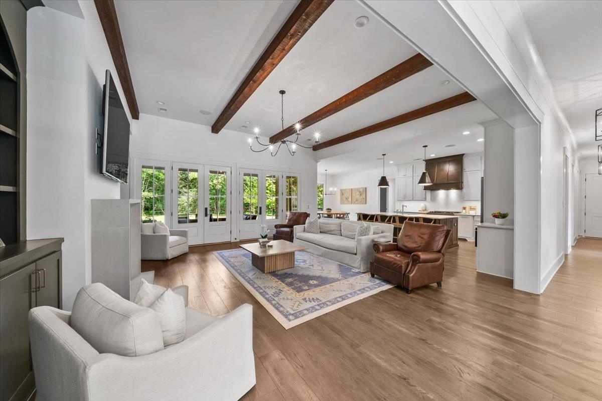 211 S COLLIERVILLE-ARLINGTON RD