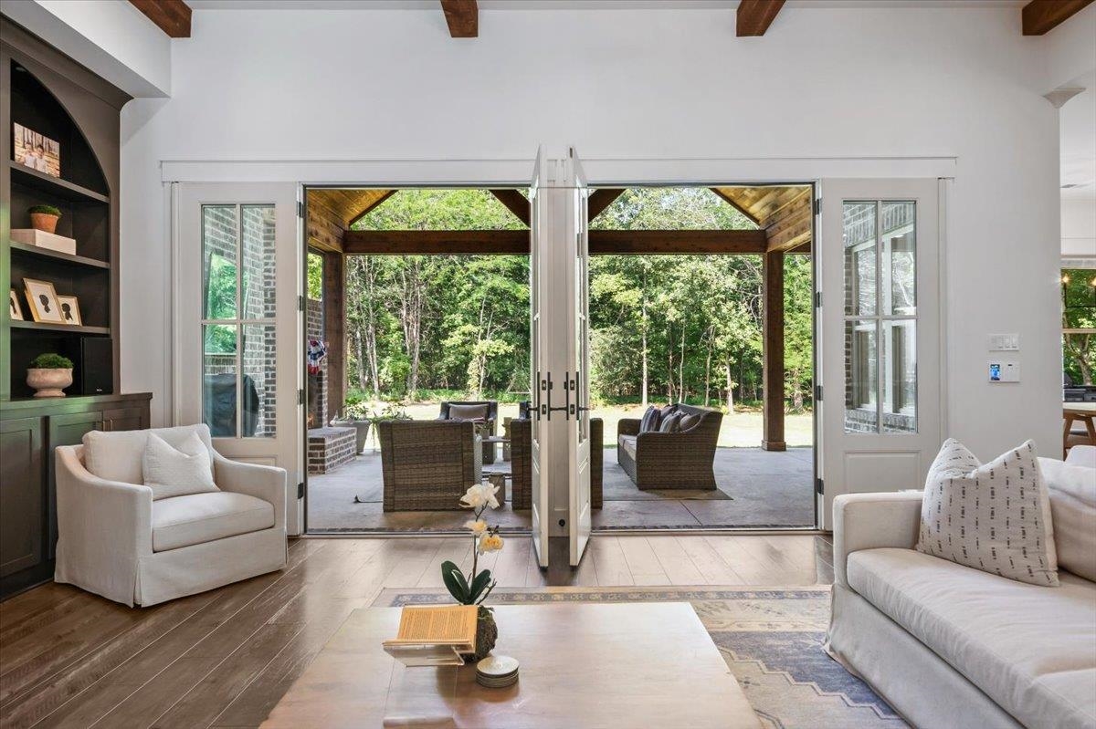 211 S COLLIERVILLE-ARLINGTON RD