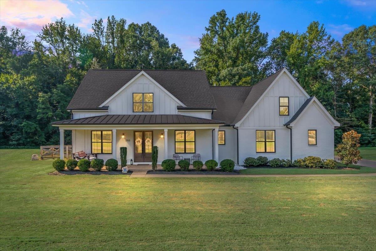 255 LONE OAK DR