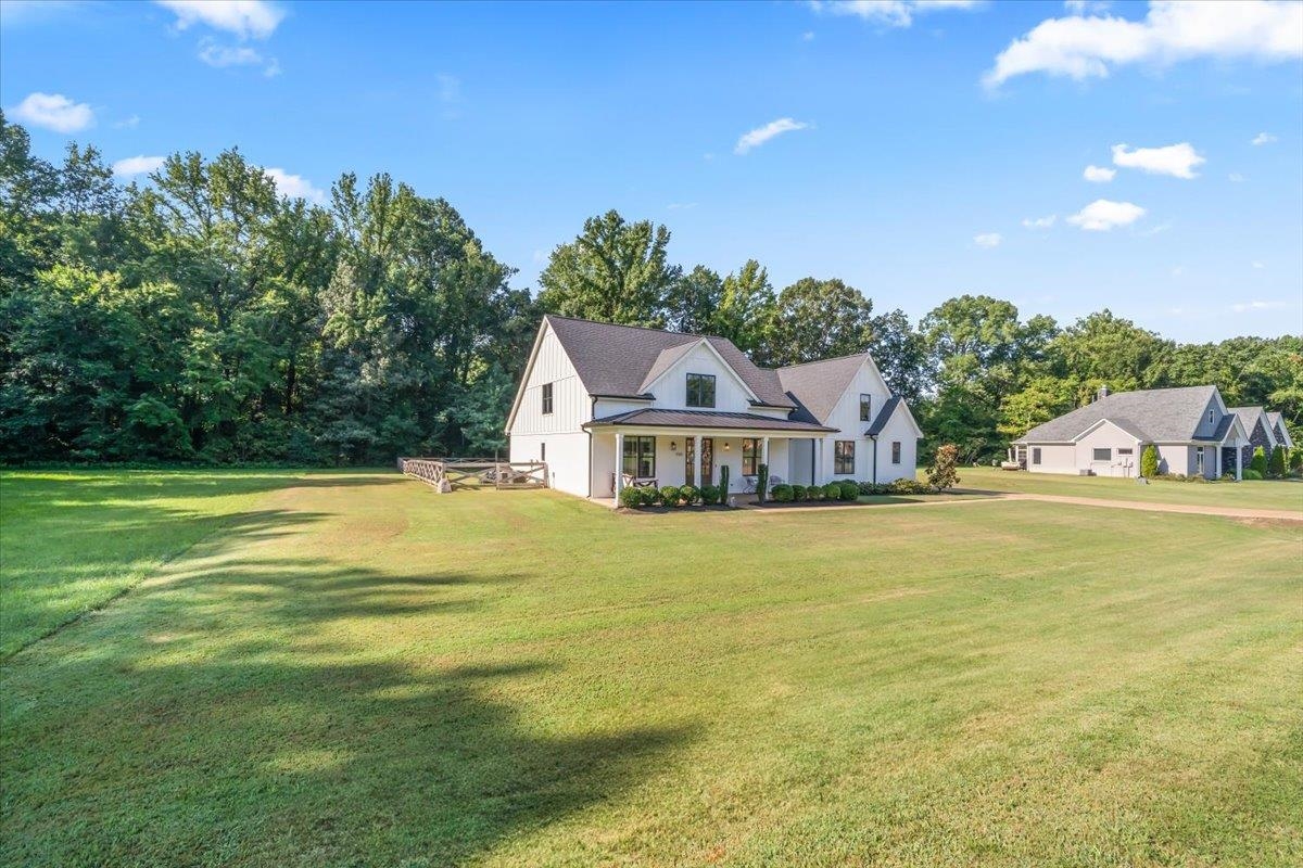 255 LONE OAK DR