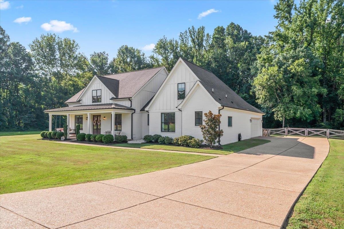 255 LONE OAK DR